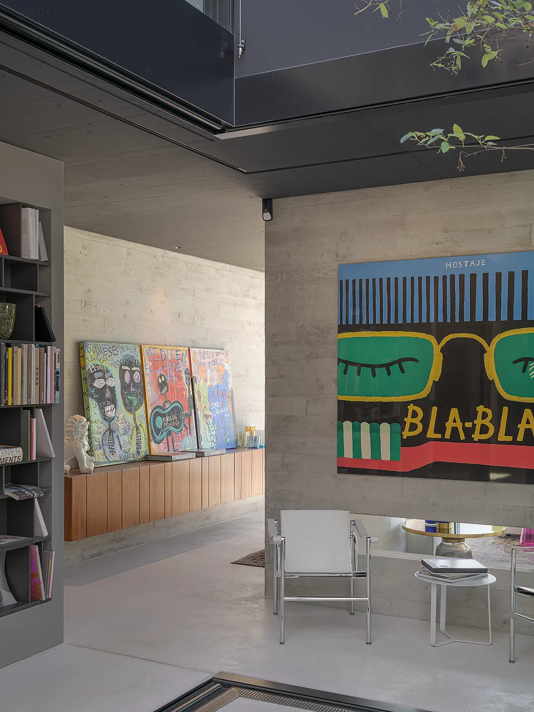 Atriumhaus, Interior with Art, Housing by Wannerpartner, photographed for Raum und Wohnen