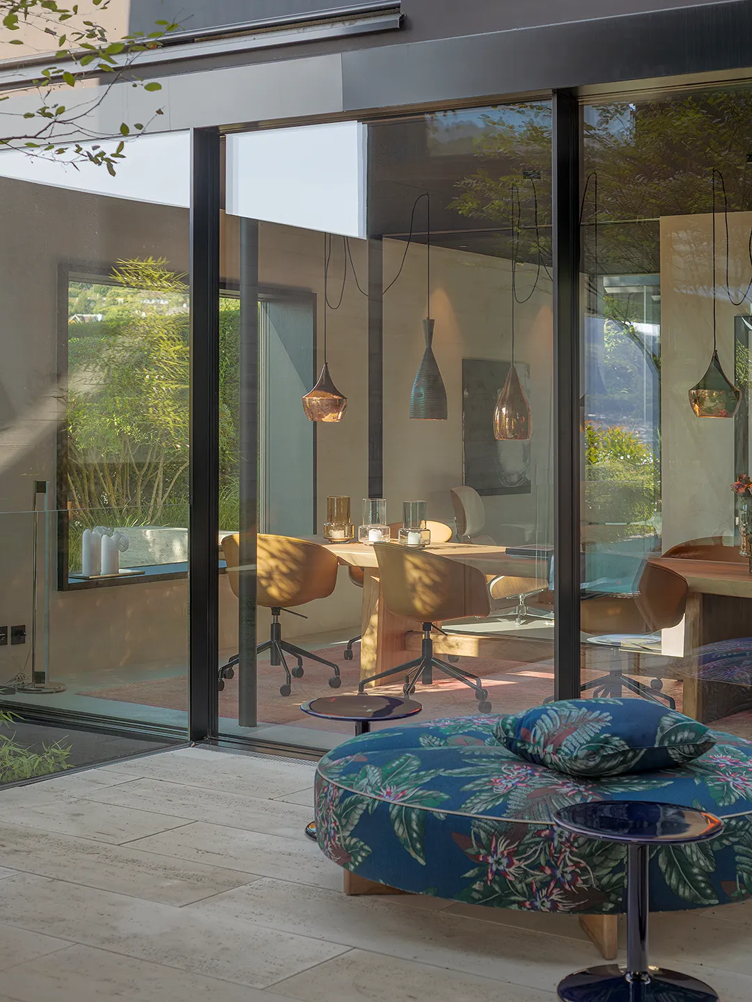 Atriumhaus, Interior courtyard Housing by Wannerpartner, photographed for Raum und Wohnen, Sky-frame big glaizing in view