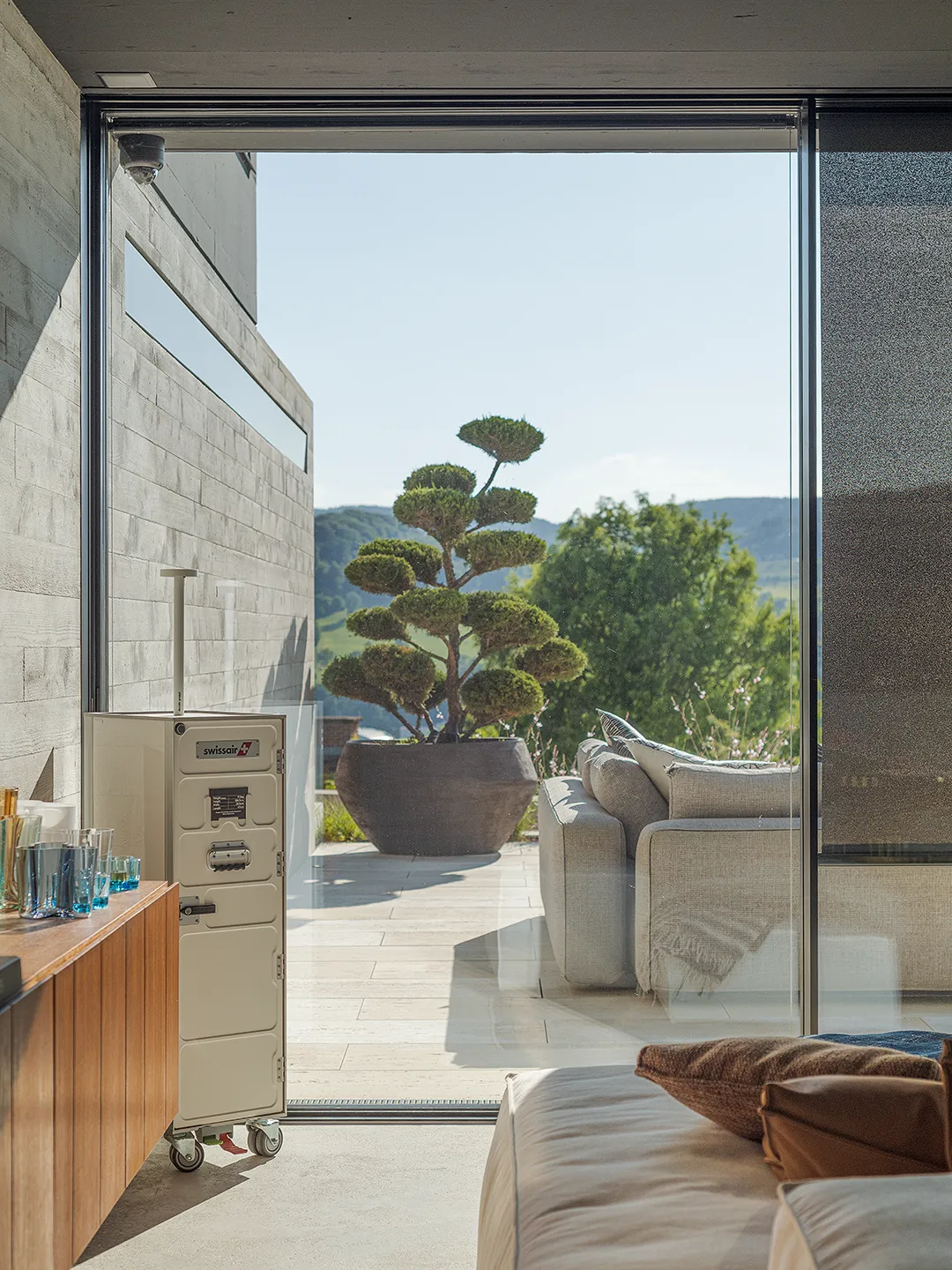 Atriumhaus, Outside, Vegetation, Pool, Terrace, Housing by Wannerpartner, photographed for Raum und Wohnen